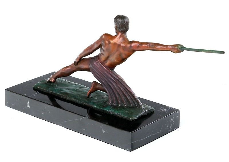 Aruncatorul cu sulita - statueta din bronz pe soclu din marmura