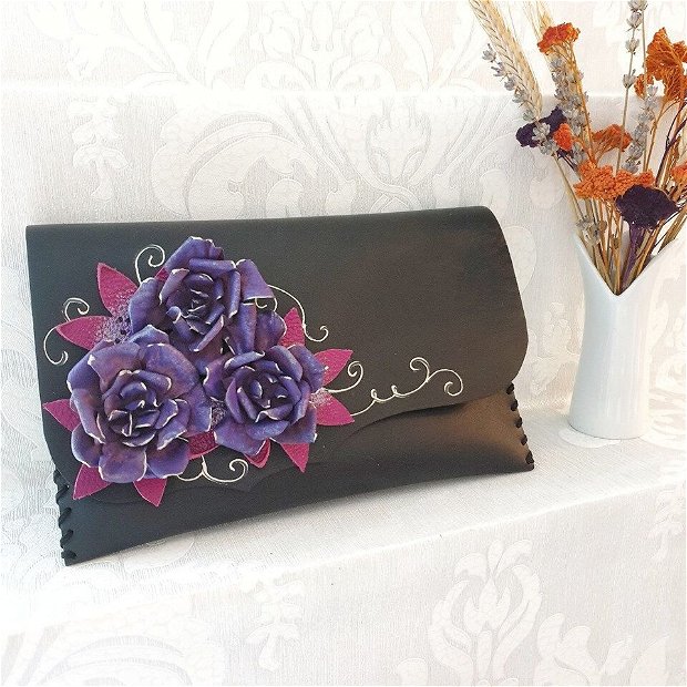poseta plic handmade unicat din piele - Purple Roses