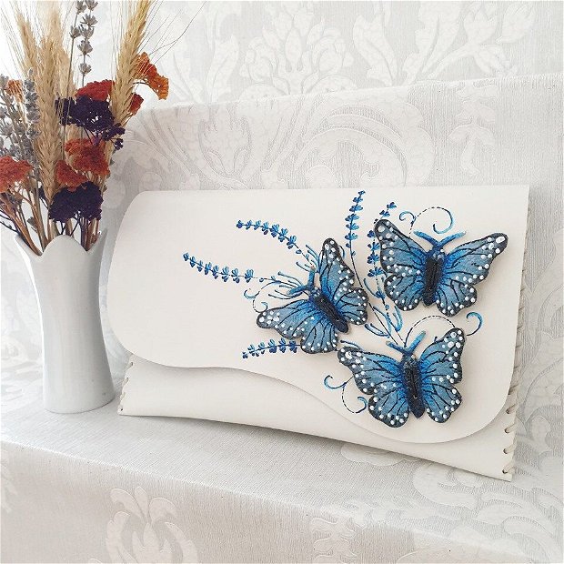 poseta plic handmade unicat din piele - Light BLUE Butterflies