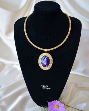 REZERVAT N. - Colier bead-embroidery cu agata si margele japoneze Toho galvanized gold