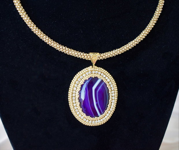 REZERVAT N. - Colier bead-embroidery cu agata si margele japoneze Toho galvanized gold