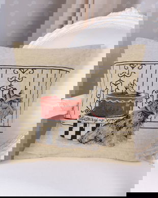 Perna decorativa cu aspect de tapiterie cu un terier