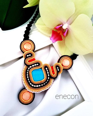 Colier soutache multicolor cu sidef