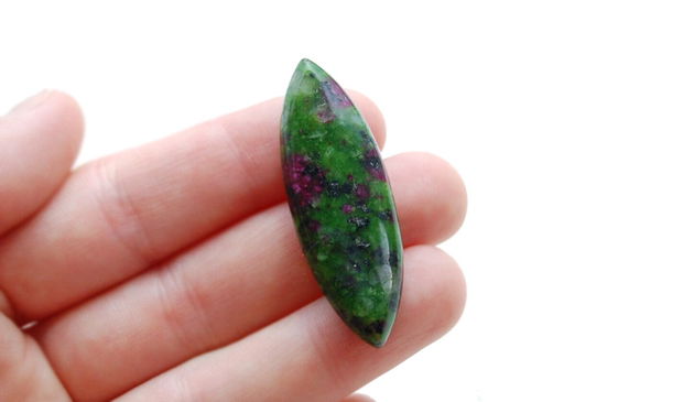 Brioleta ruby fuchsite - F99