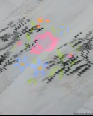 Fata de masa brodata