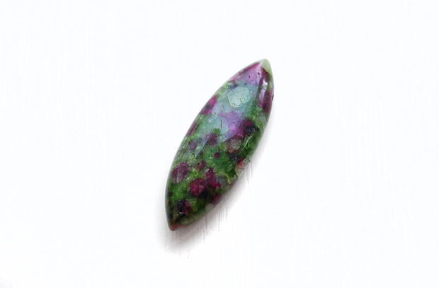 Brioleta ruby fuchsite - R833