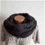 Fular circular tricotat manual, dama, Alb/Negru