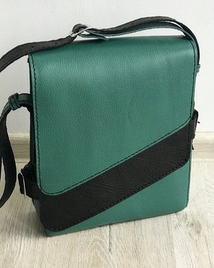 Geanta piele verde cu negru