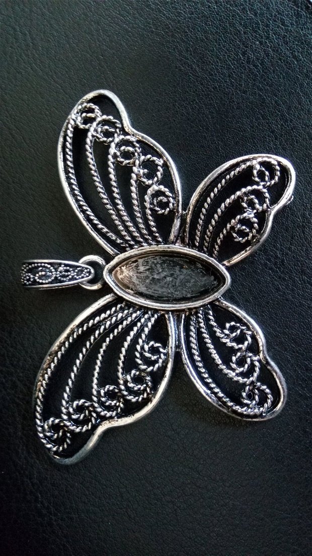 Pandantiv fluture, filigranat, nuanță argint antic