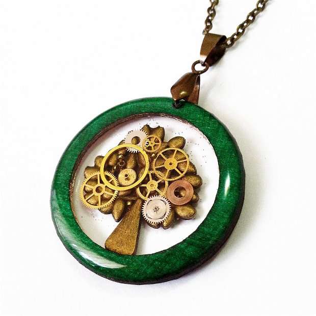 Pandantiv din lemn, colier cu medalion copac cu piese de ceas, tree of life, copacul vietii