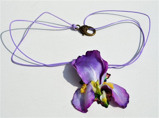 Pandantiv Floare de Iris Poleit cu Aur de 18 K, Reglabil, Unicat