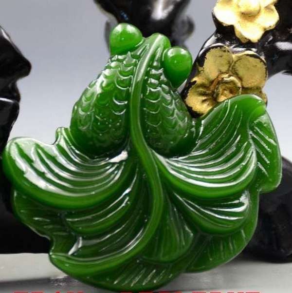 K0733 - Pandantiv, jad verde sculptat, pestisorul de aur, 48x49x8mm, 20g