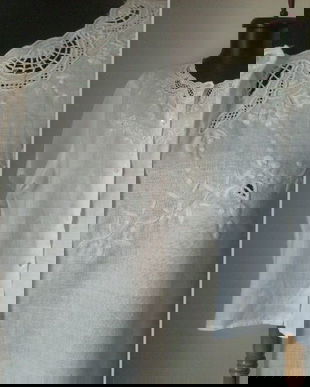 BLUZA IN ALB BRODATA MANUAL