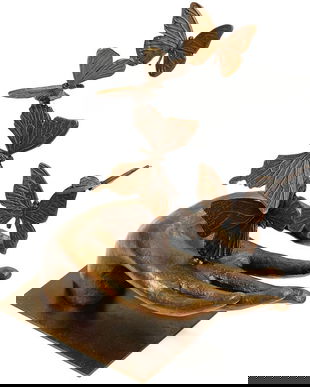 Mana cu fluturi- statueta din bronz pe soclu