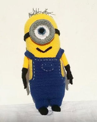 Jucarie MegaMinion crosetata/ Figurina Minion handmade