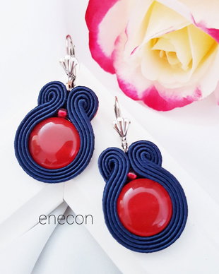 Cercei soutache bleumarin cu agate rosii