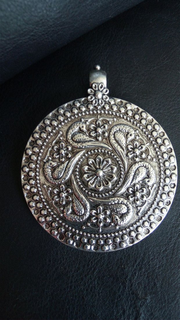 Pandantiv (7x6cm), nuanță argint antic