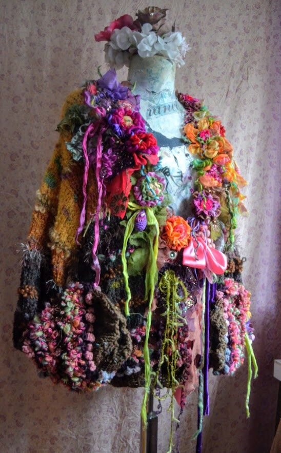 Jacheta tricotata/crosetata cu aplicatii Autumn Garden