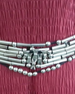 curea cu tuburi metalice