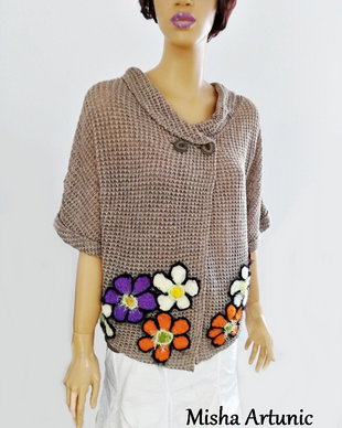 Vanut Bluza cu flori stilizate impaslite