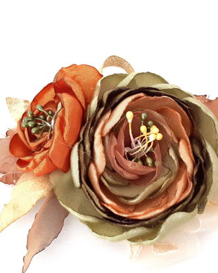 Brosa/Aplicatie pentru rochie/Flori handmade