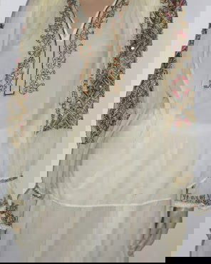 Cod 200-Costum popular romanesc anii 70s