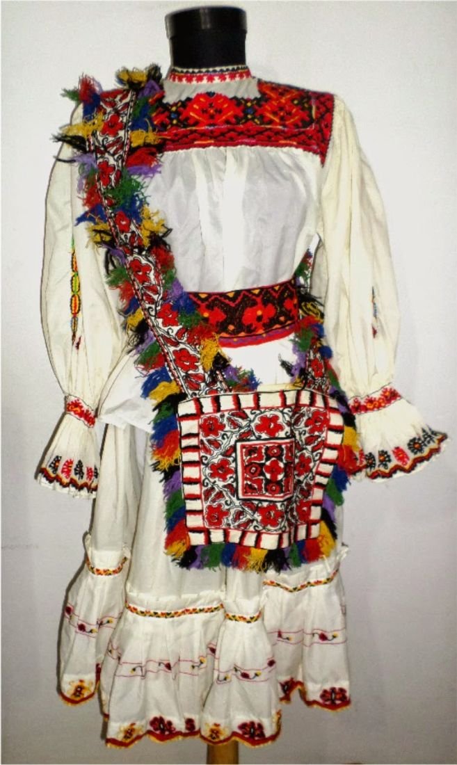Cod 199 Costum popular romanesc