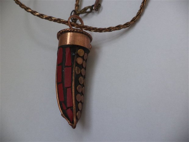 Colier handmade cu pandantiv din cupru sub forma de corn/bijuterie unisex/bijuterie barbateasca/bijuterie talisman