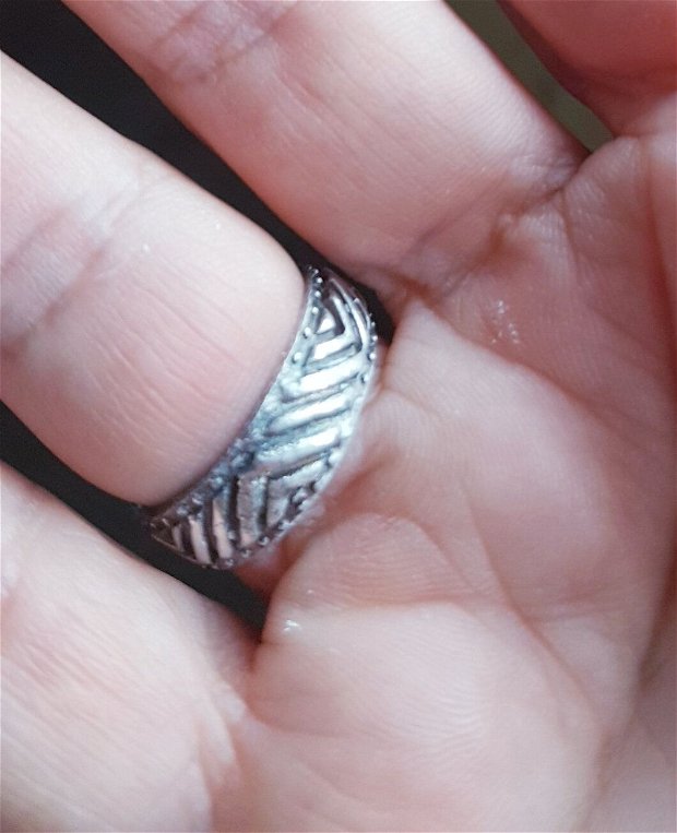 inel unicat, vintage, din argint 999 cu cristal fatetat de smarald