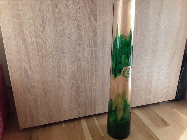 Vaza decorativă inalta pictată manual verde si auriu