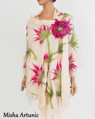Sal din tricot fin cu flori fucsia impaslite