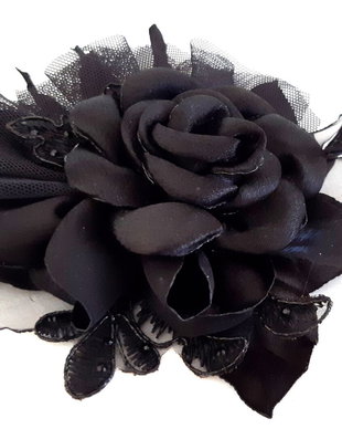 Brosa/Aplicatie pentru rochie/Flori handmade