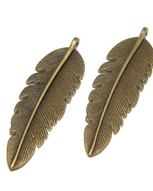 Pandantiv metalic, bronz, frunza, 56x18 mm