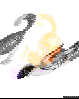 Caseta de bijuterii din metal emailat cu o pisicuta cu ghemul