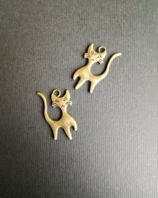 PANDANTIV BRONZ - PISICA- 24 x 15 MM