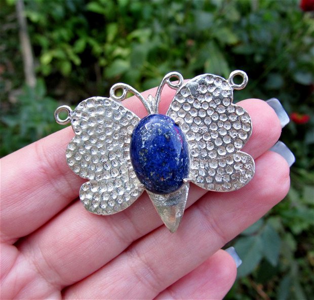 Pandantiv/conector fluture argintat cu lapis lazuli