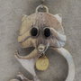 Colier handmade cu pandantiv din argint tibetan sub forma de raton montat pe un snur din piele ecologica