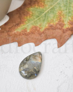 Cabochon Labradorit
