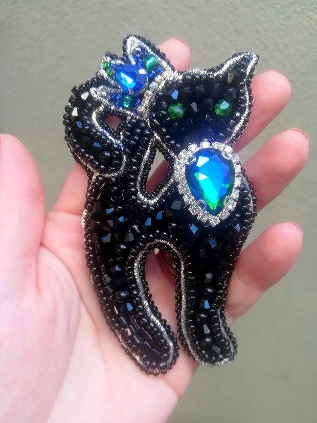 Black ROYAL Cat