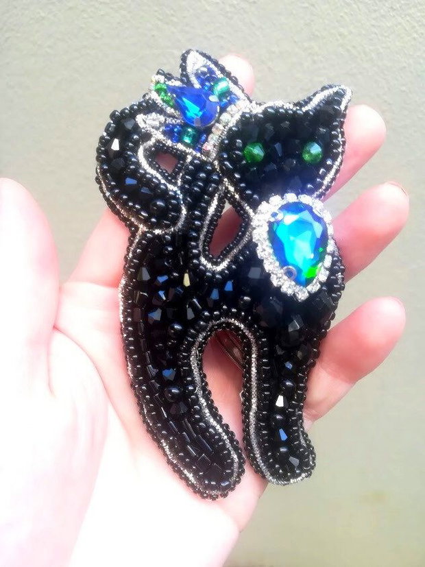 Black ROYAL Cat
