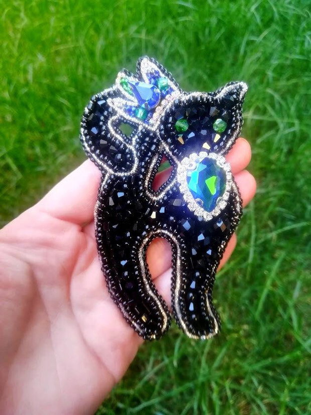 Black ROYAL Cat
