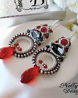 Cercei eleganti din cristale, perle, tortite argintate