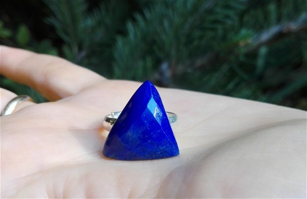 Inel reglabil din Argint 925 si Lapis lazuli triunghiular microfatetat - IN735 - Inel albastru delicat, inel pietre semipretioase, cadou romantic, cadou Craciun, cadou sotie, cristale vindecatoare, cristale de colectie