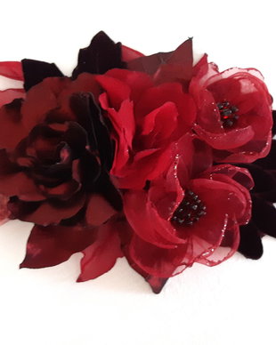 Brosa/Aplicatie pentru rochie/Flori handmade