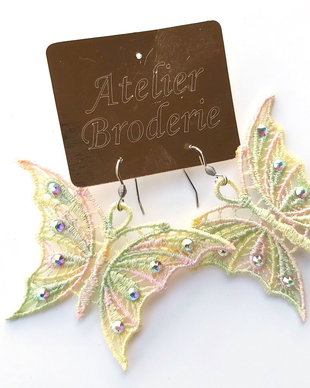 Cercei Fluture Accesorizati cu Cristale