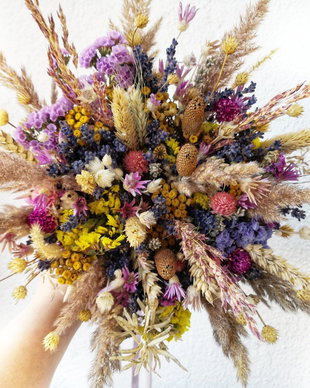 Buchet mireasă din flori naturale uscate "Culori de vară"  + Butoniera CADOU