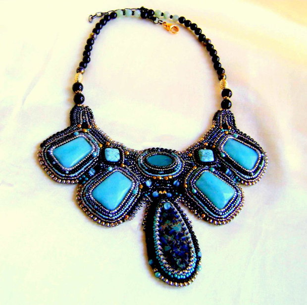 Comandat de M.E.S. / Jad turquoise / Bead embroyderry / Podoabe pe viata