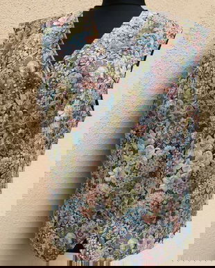 REZERVATA-Vesta  rustica cu flori