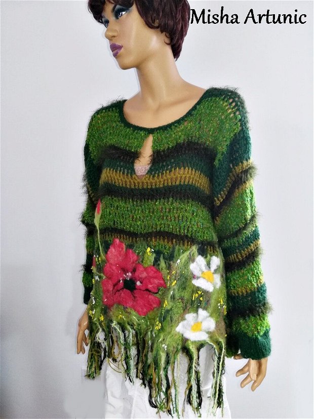 Pulover crosetat, tricotat si impaslit cu floricele de vara