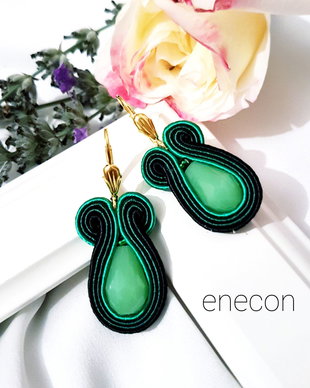 Cercei soutache verzi cu cristale
